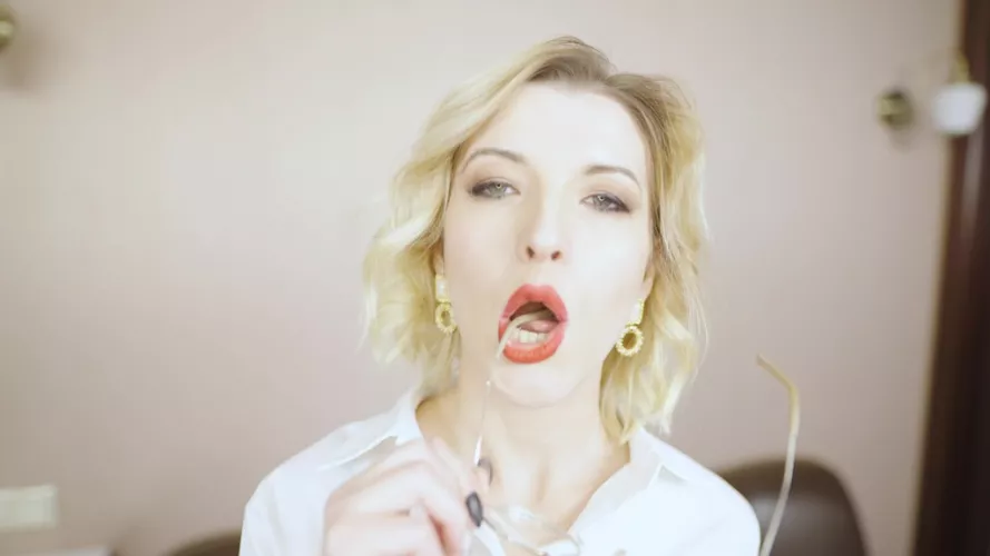 Messalyna debut anal first porn (wet)