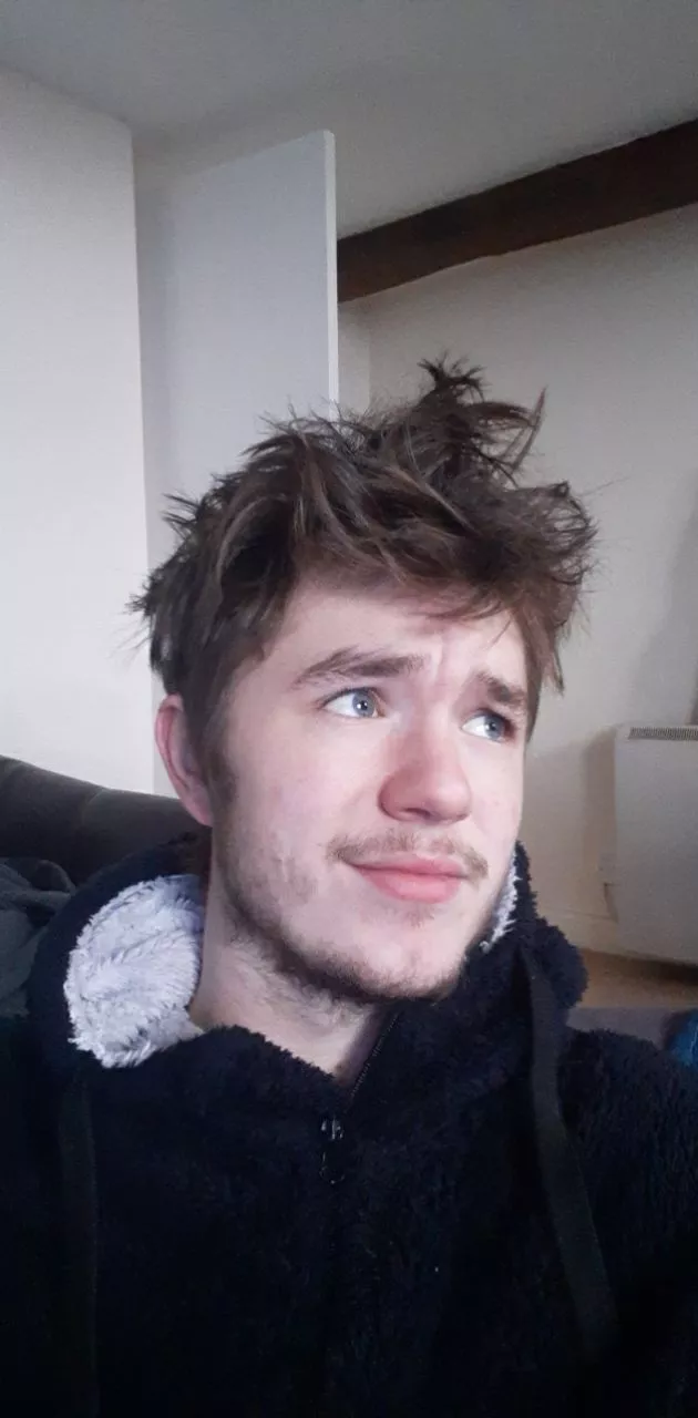 Messy hair vibes 😜