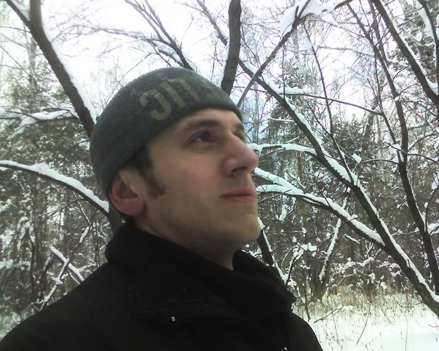 Middle winter vibes here in Novosibisk (in the very heart of Siberia, mother-Russia), the pic's captured out relatively recently. Really love full of snow russian winters. Still, sometimes cannot feel comfy with its wild frosts...!!!)))