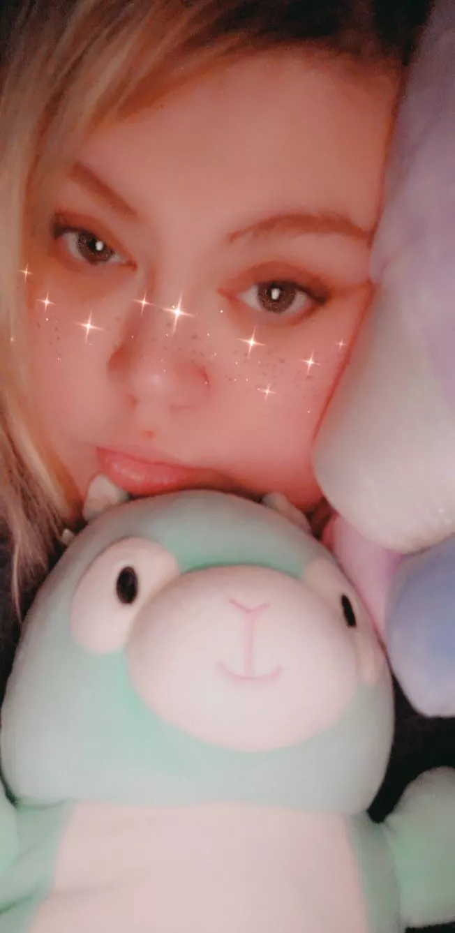 Migraine has me feeling icky and sleeeppyyyyyy :c