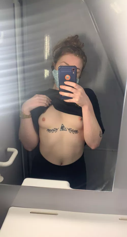 Mile high club, anyone? Link in comments 🥰 no PPV 🖤