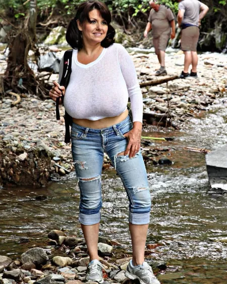 Milena's hiking outfit is perfect