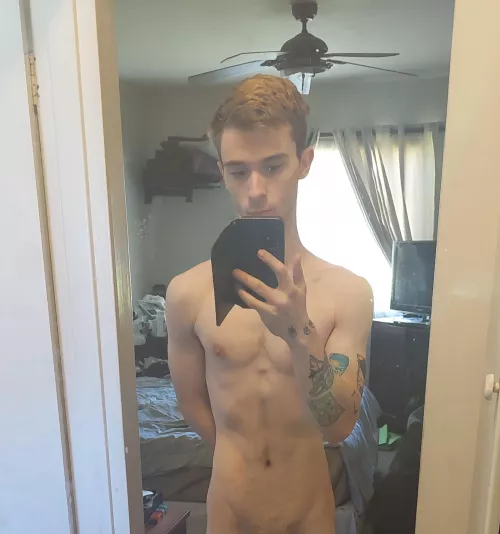 Mirror selfie. Hi ❤️