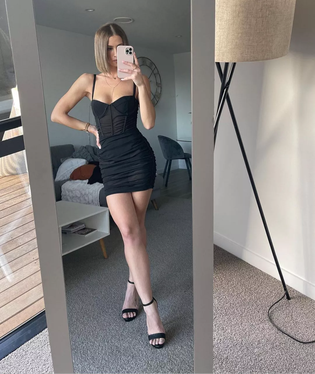 Mirror selfie in the dress