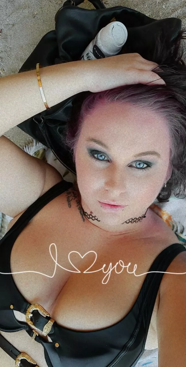 Missing the beach but summer is so close 😍🥰 can't wait for some more public content 😈🙊 Missing the beach but summer is so close 😍🥰 can't wait for some more public content 😈🙊