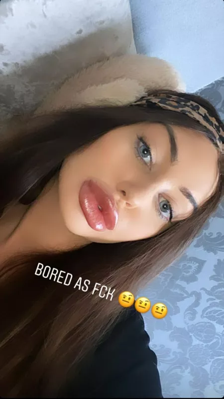 Missshannoncoplandx is her Instagram