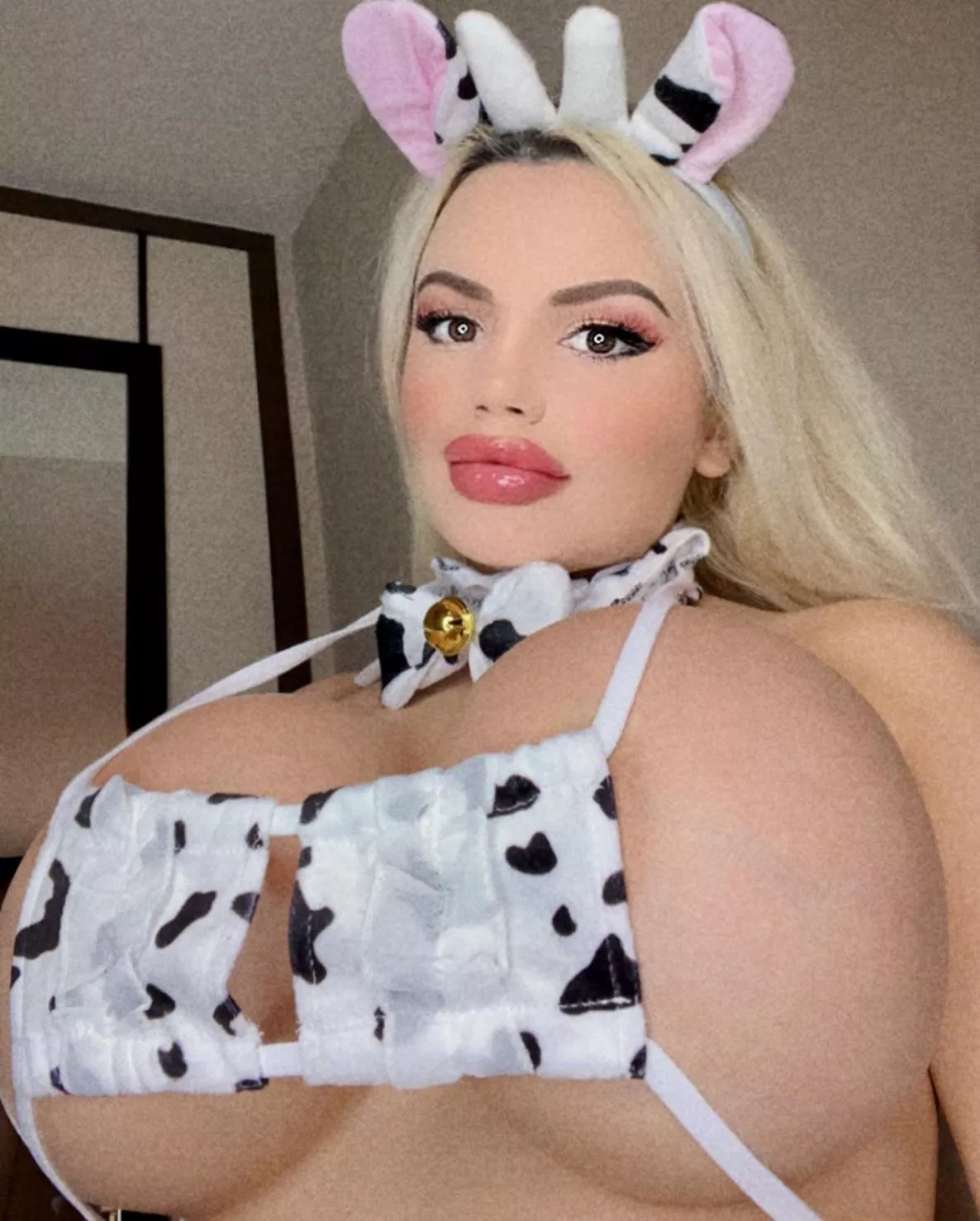 Mistressmarina the cow bimbo