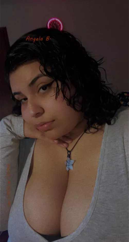 @moldystrawberry3005 on onlyfans.com, iβm poor. if you wanna help a girl out hereβs my Venmo: @angela_benitezz