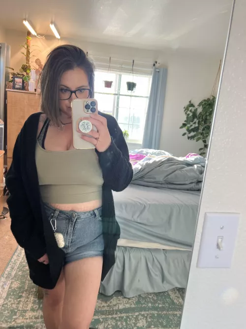 Mom of 2. Bed is messy because I slept in for the first time in over a year!🥴