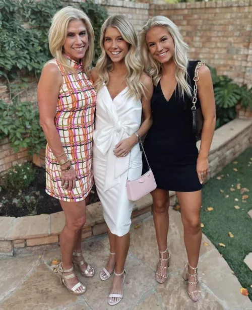 Mom> oldest daughter> youngest