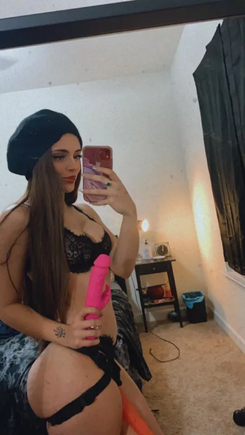 Mommy has a late valentines day present for you😇 nice n pink for that ass pussy