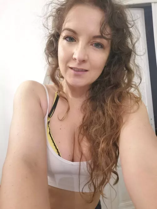 Mommy is looking for a submissive sissy slave Snapchat: Goddesshell12