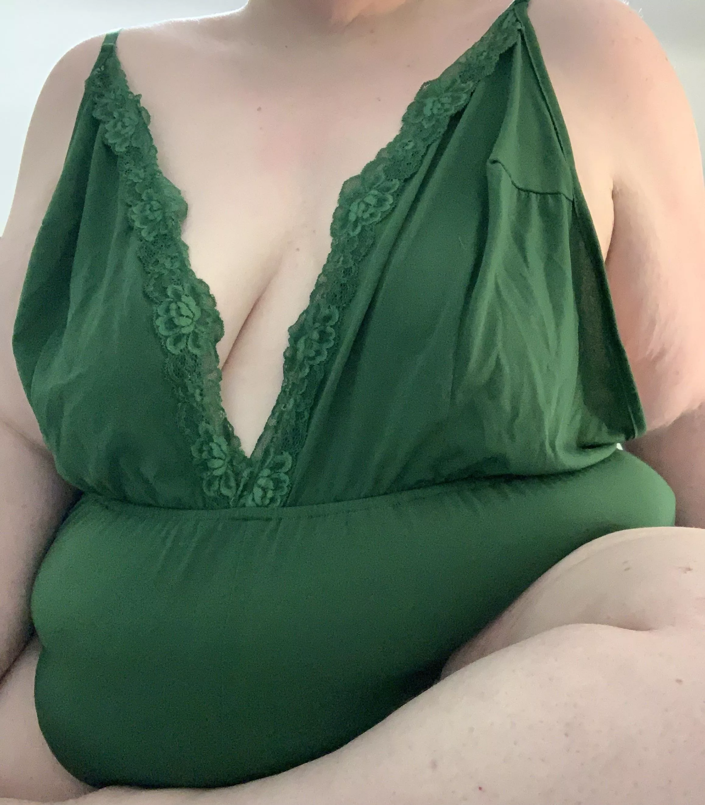 More bouncy than bendy — 42F BBW hotwife for chubby-chasing bull with personality