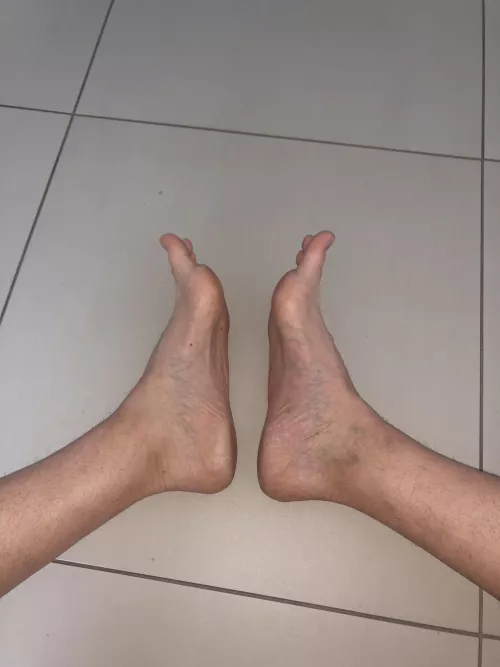More of my big feet. Really wish someone was massaging them right now… 😏