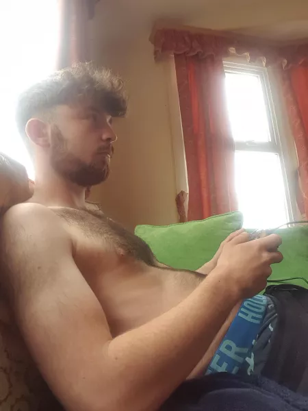 Morning selfie playing Xbox, who wants to join me 😋