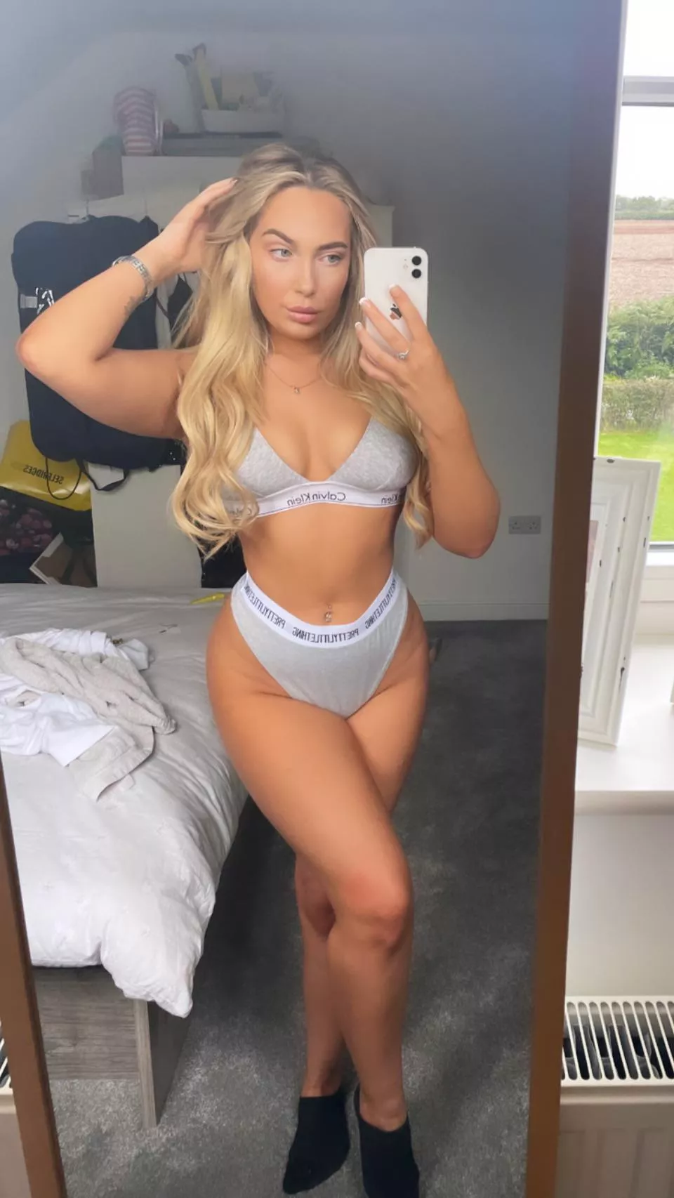morning! The next 5 subs will receive a very naughty video ๐ morning! The next 5 subs will receive a very naughty video ๐