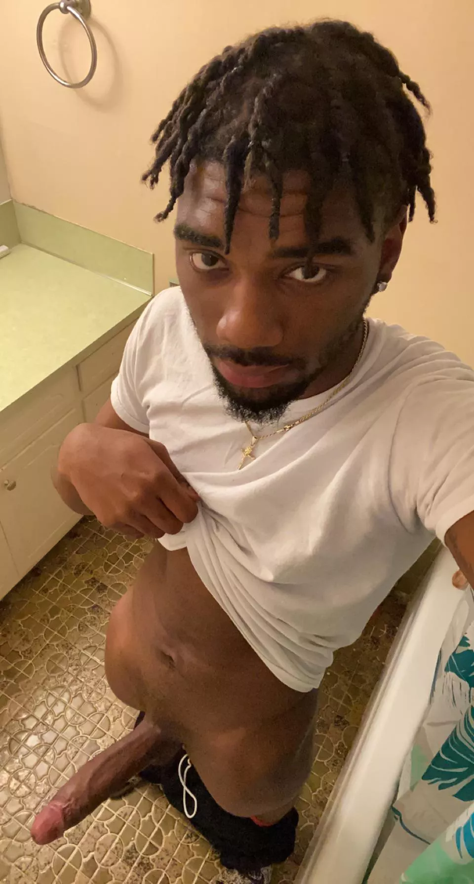 Morning wood, need somebody to take care of it 🥺