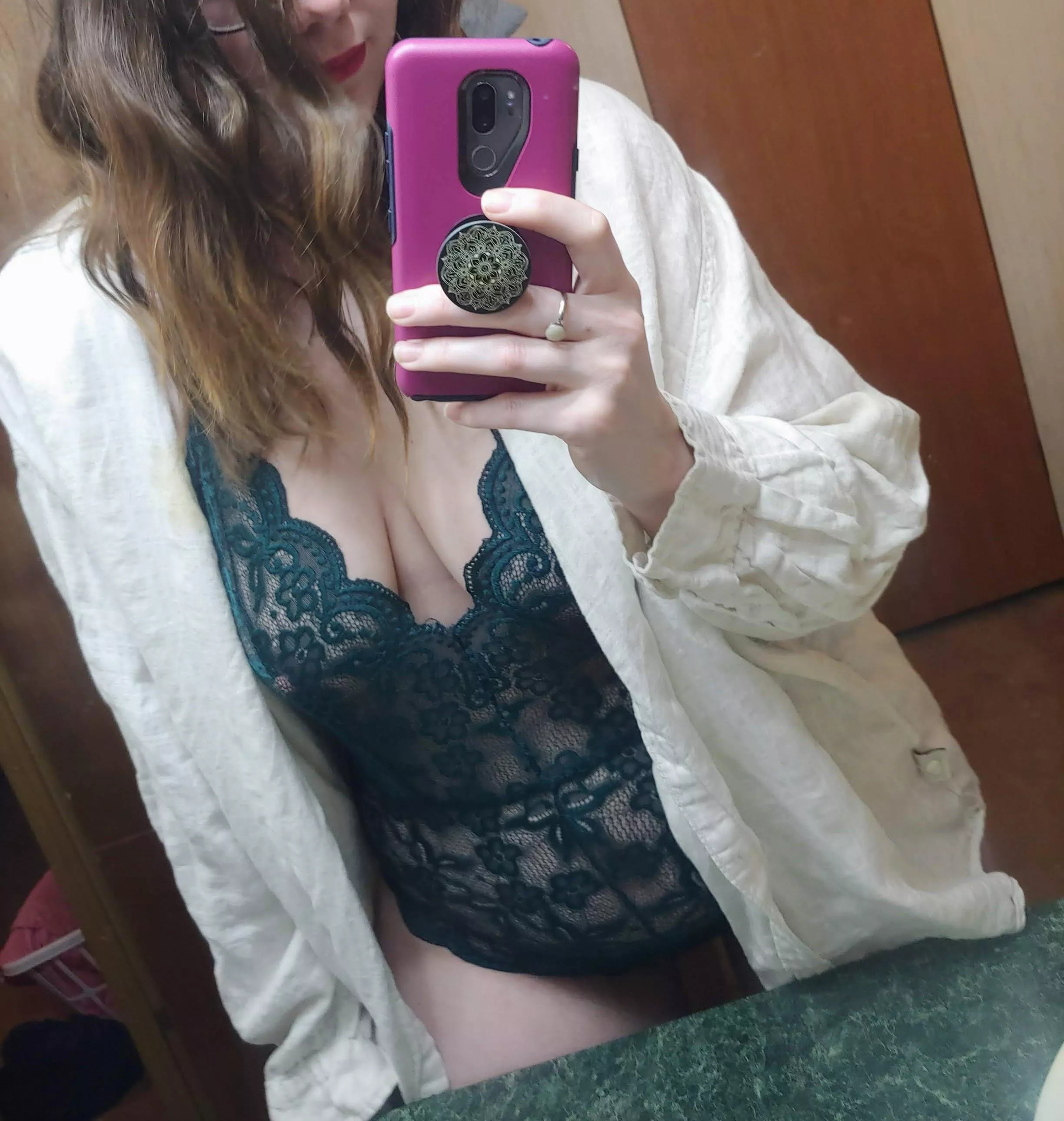 Morning wood?🍆💦 [Selling] ✨ AVAILABLE NOW✨ Lactating MILF for sexting sessions, live pics, video clips, GFE, and more.🖤 Worn items also available for sale ‼️Fetish Friendly‼️DM or KIK M3GNIFIC3NT