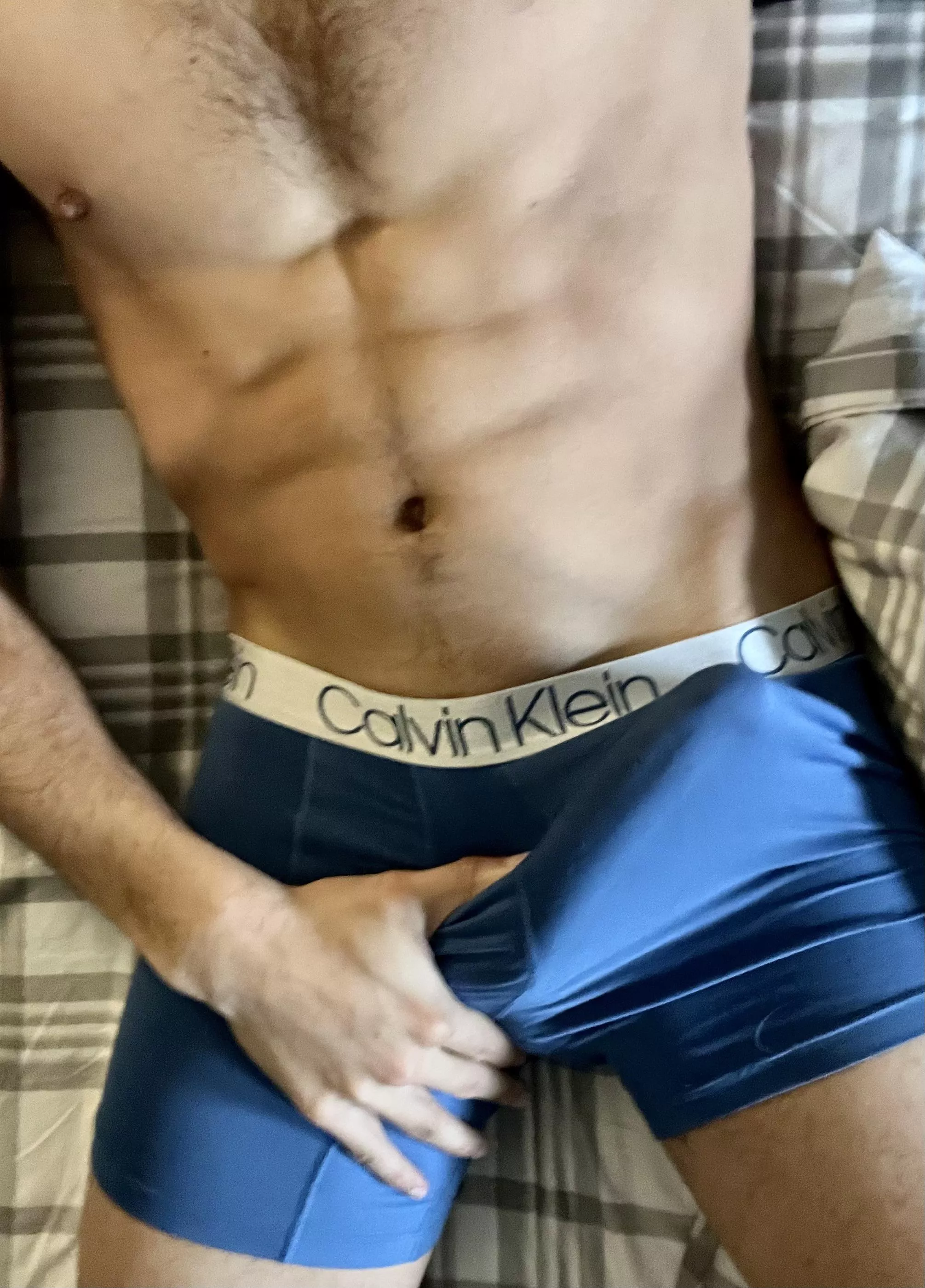 Morning wood 🪵! Who wants to throat it?