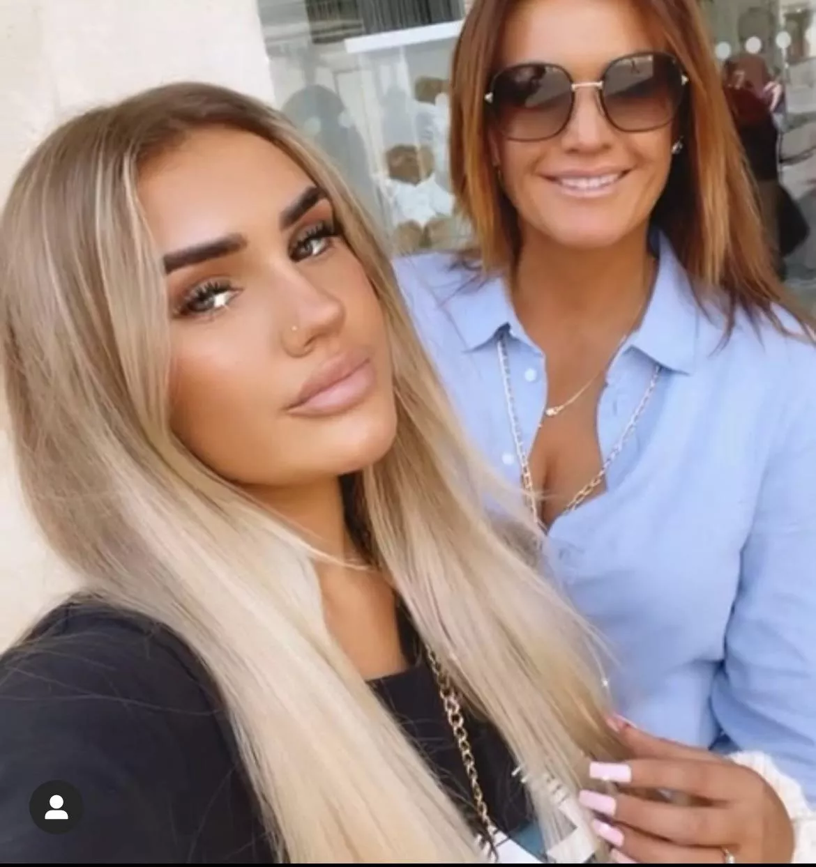 Mum and daughter combo 🔥
