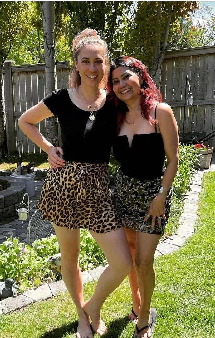 Mum and daughter... What a combo! (f) Mum and daughter... What a combo! (f)
