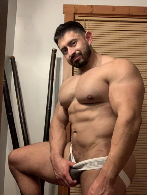 Muscle daddy at your service. 😜