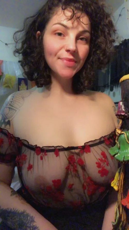 Mushroom bong rips and Spotify? 🥺👉🏽👈🏽