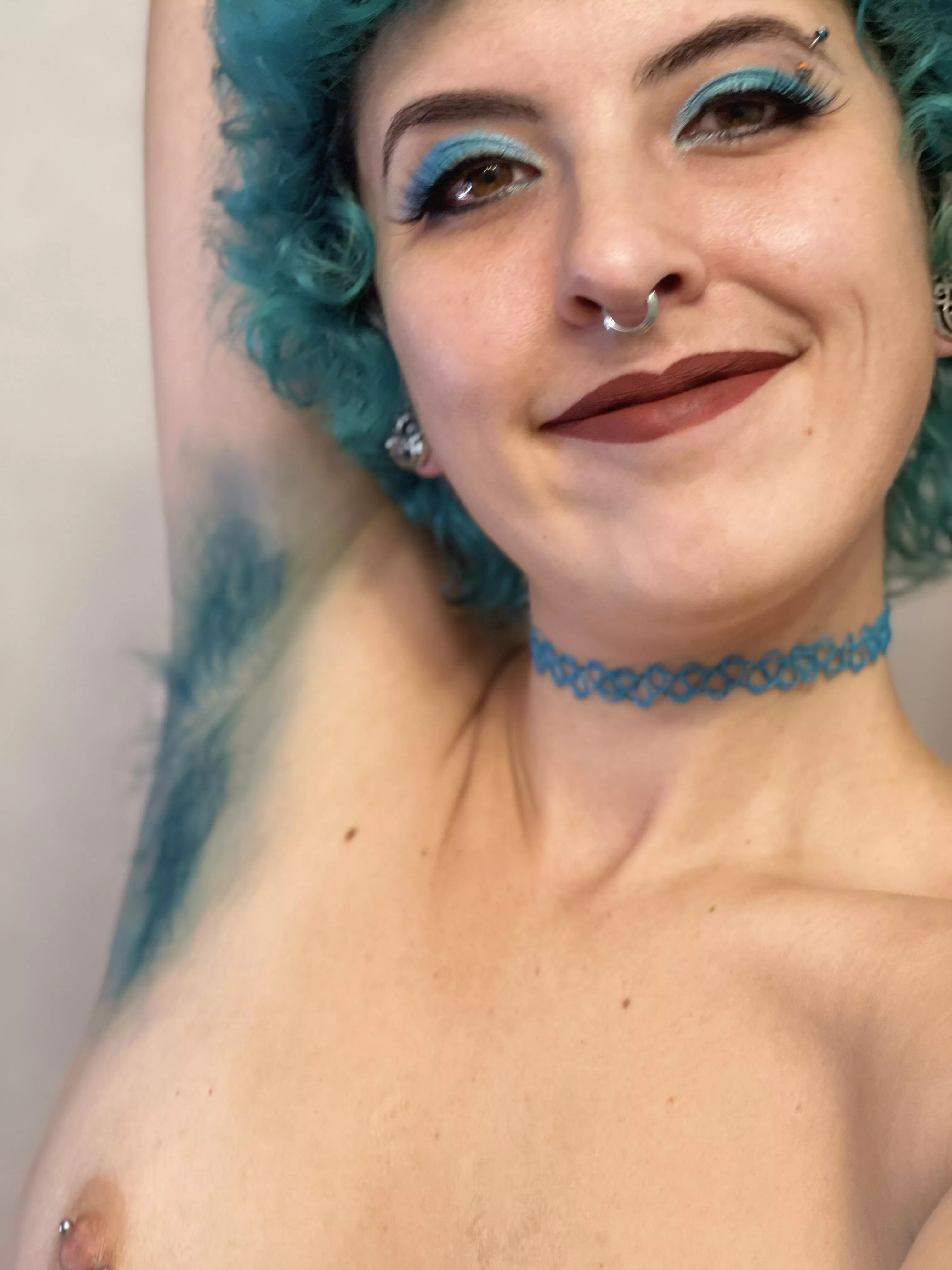 My armpit hair matches! 💙💚