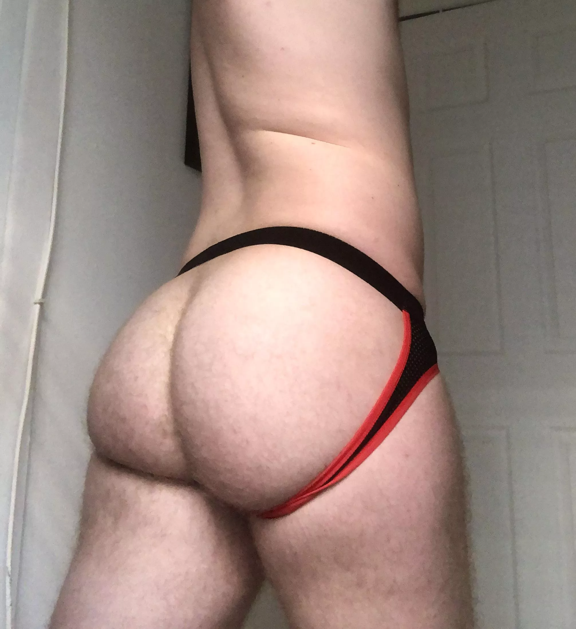 My ass folds right over the straps 😩 DM me
