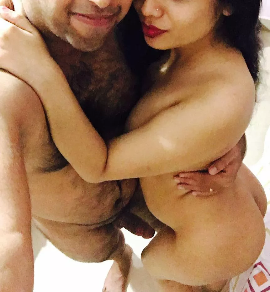 My babe went for a party with her boss and sent me this pik later