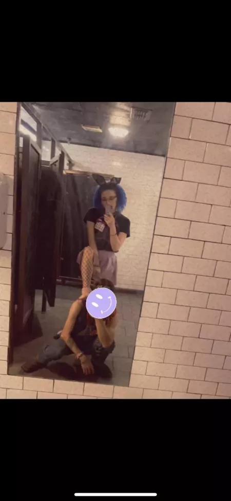 My baby and I at a show. Thought it could get some love here. šš„°š¤š
āØ