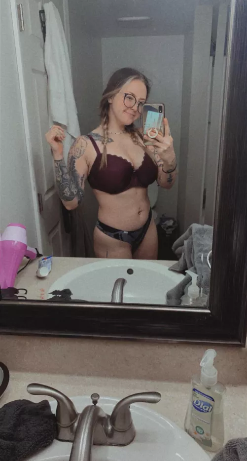 My baby daddy left me because he didn’t like how much weight I gained after our baby… what do you think?