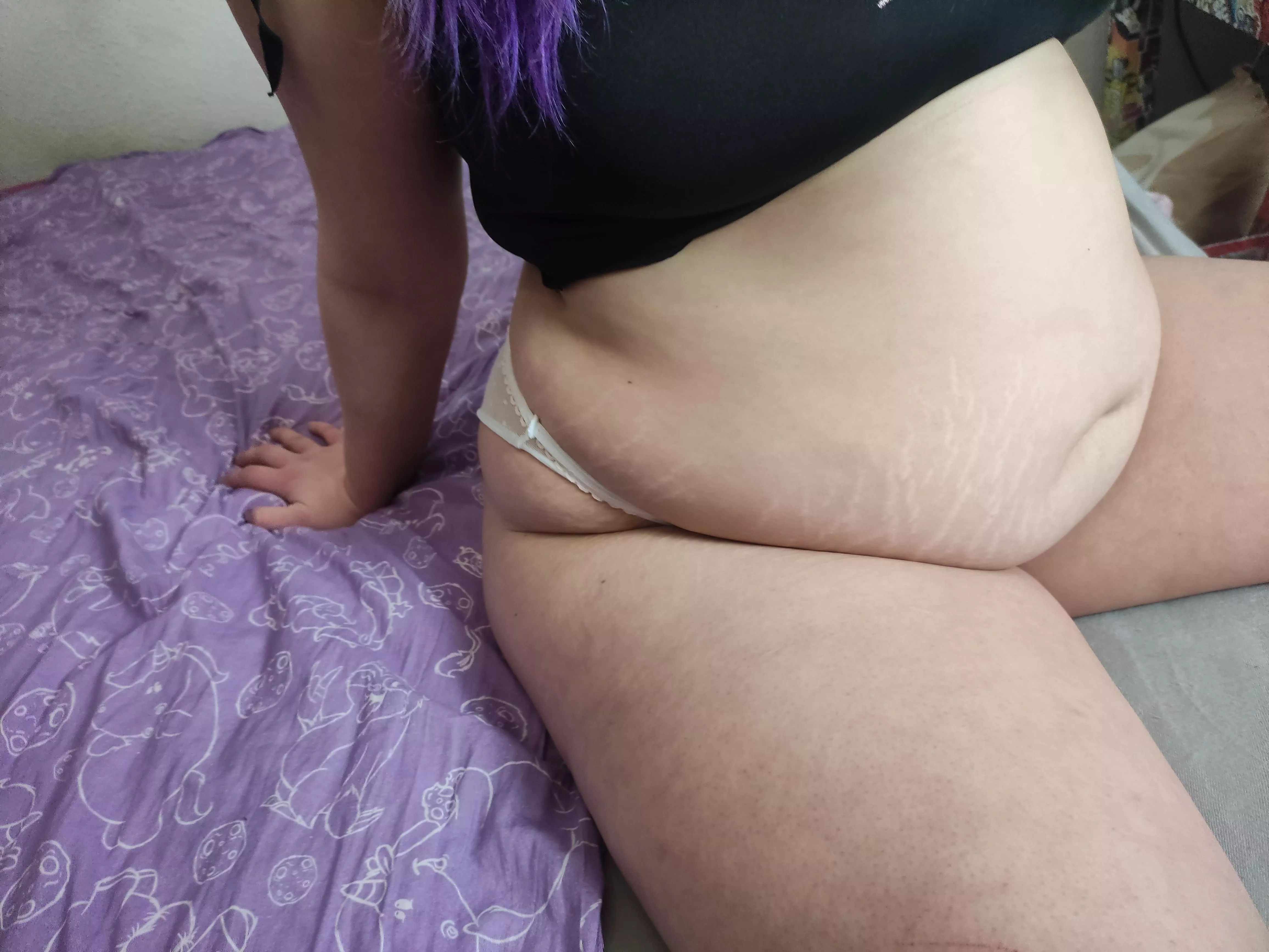 My belly fells so full and yet so squishy💜💜