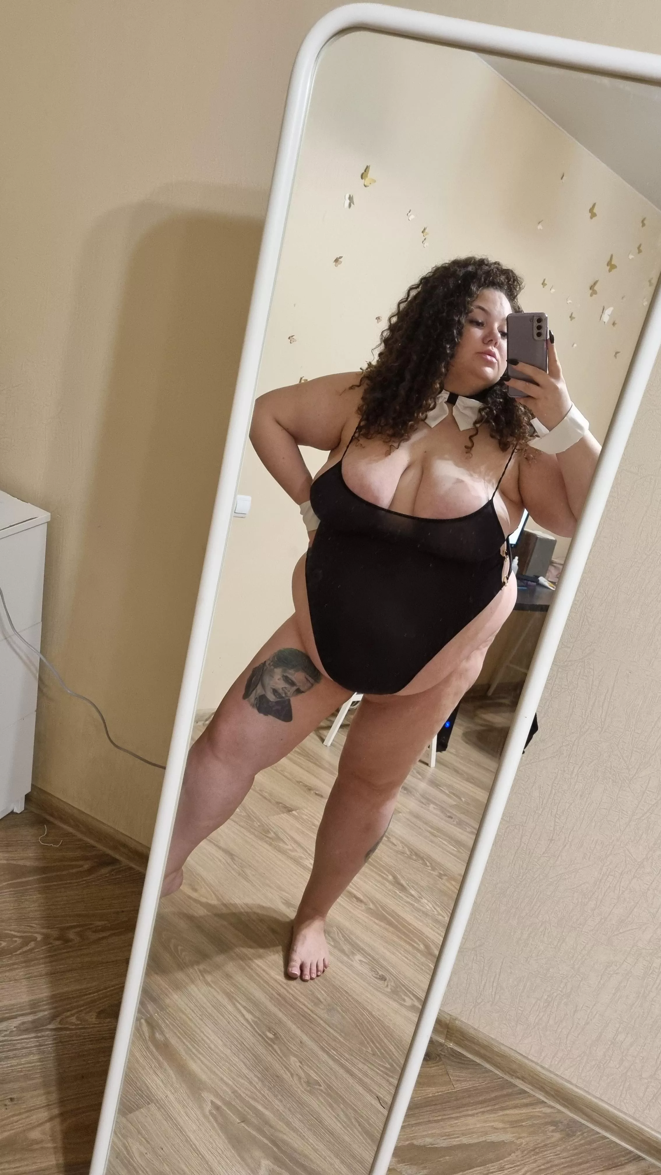 My belly soooo big for this suit😅