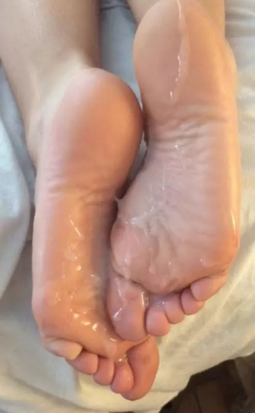 My bf doesnt think i cant find 10 guys in 1 week to cum on my soles this is number 8 โบ