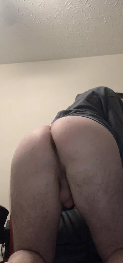 My bf is about to fuck me in my gaming chair 🥵