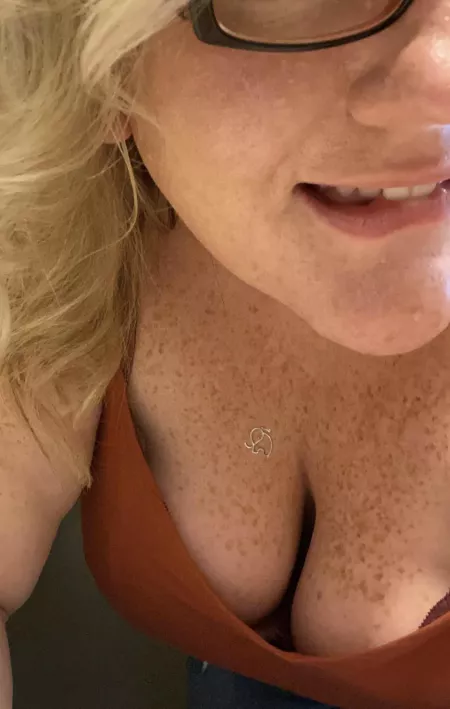 My boss always wonders why my coworkers listen to me better 🤫