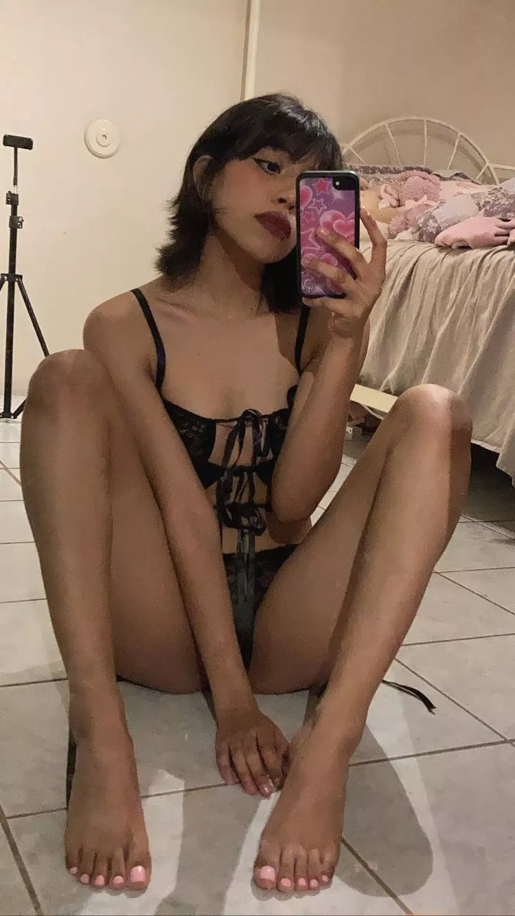 My boyfriend doesn’t want a foot job :( can I give you one instead 🥺💗