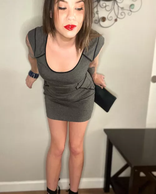 My business casual is π₯΅π₯΅ are you subscribed to my free page yet? If not you need to be. Link in comments xoxo