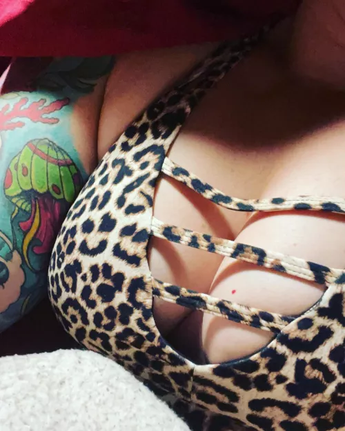 My cleavage is wildin