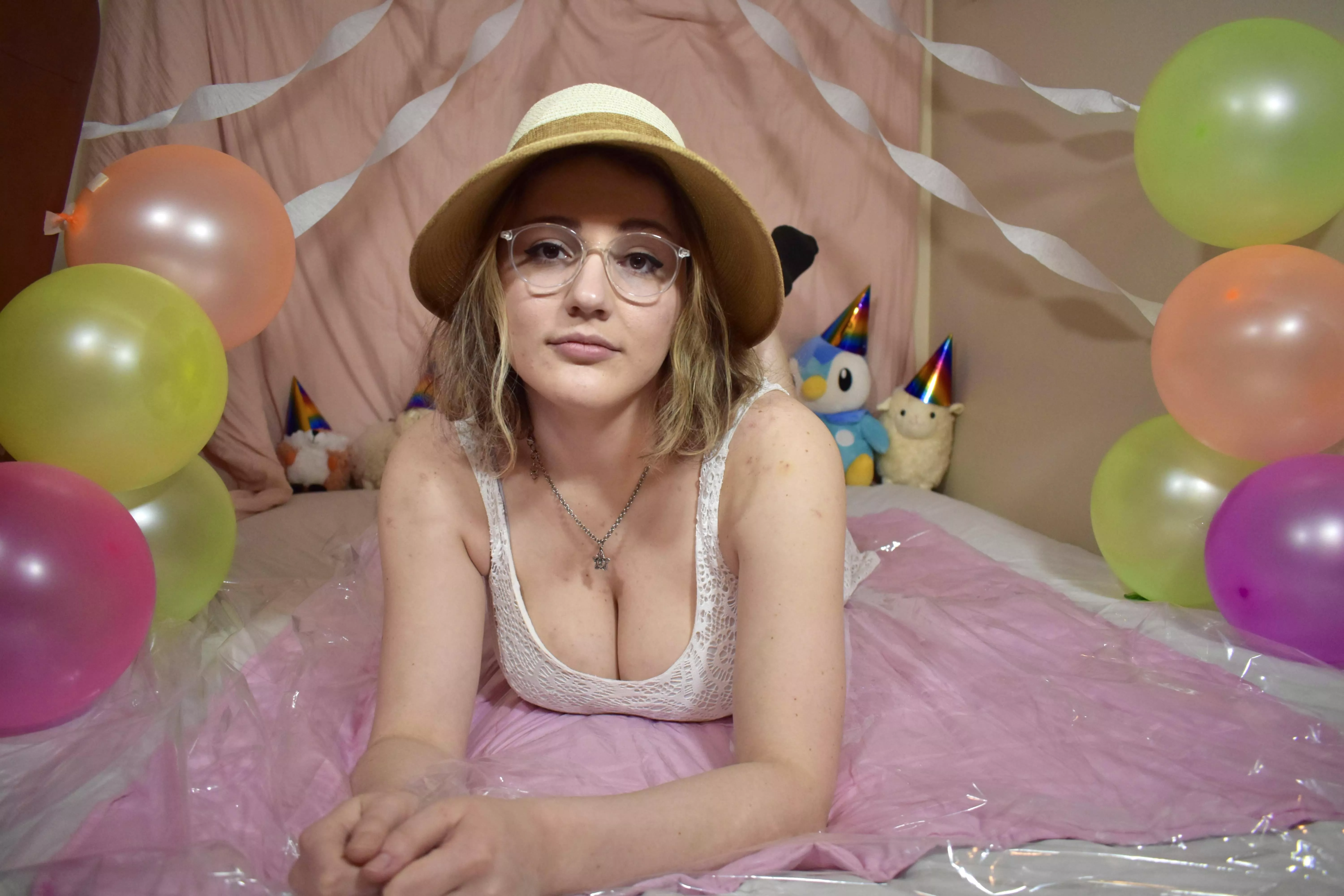 My cleavage makes a great pocket [f]or your hand.