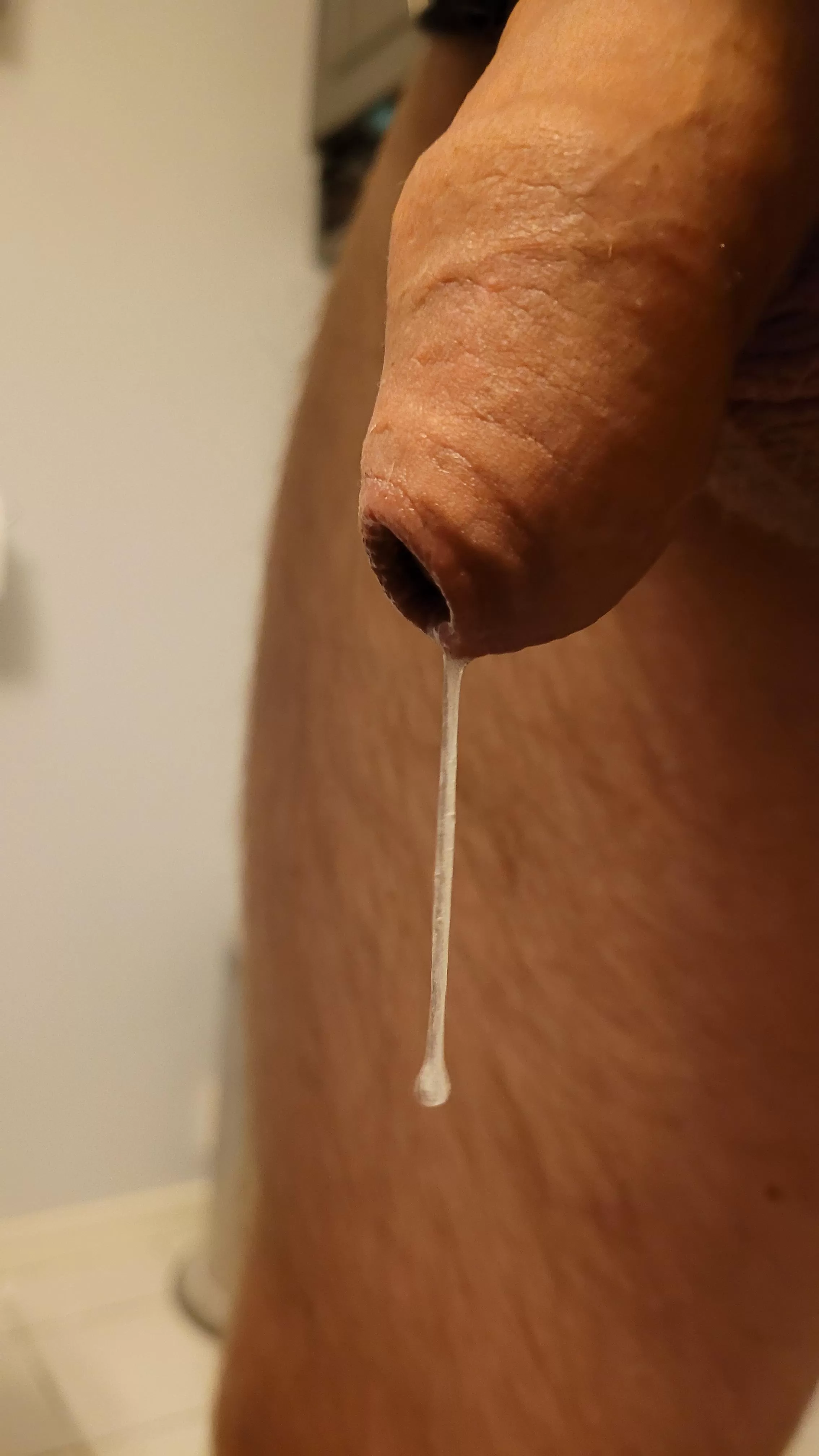 My dick produce alot of precum 🤯