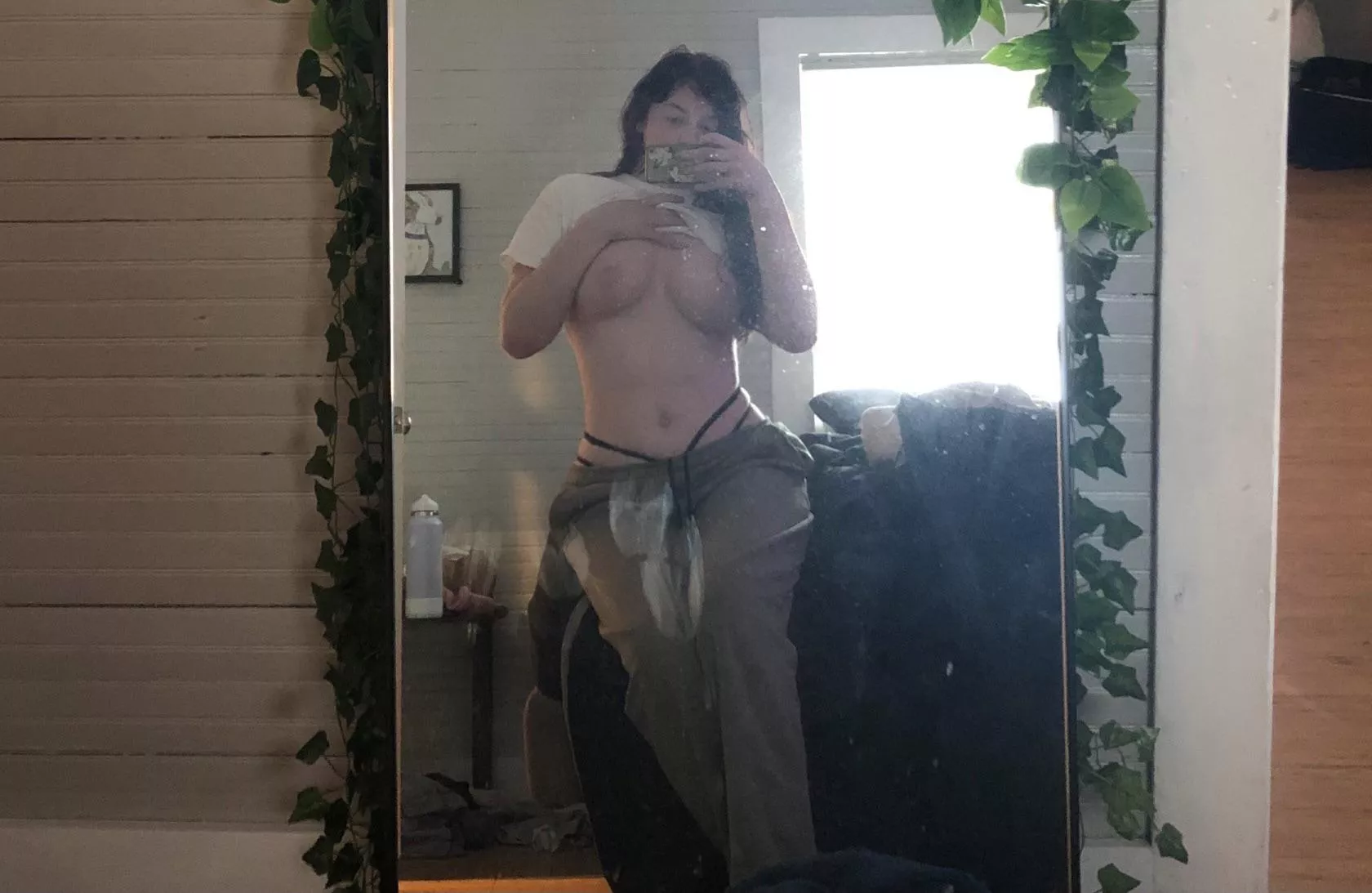 my dog likes to lick the mirror, ignore that. i'd rather you focus on me ;)