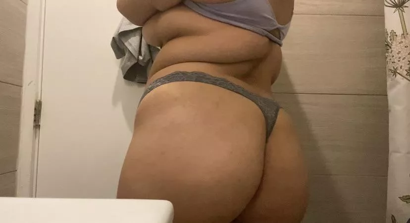 My ex thought he could control me.. so I got rid of him and now share myself with people who appreciate it!