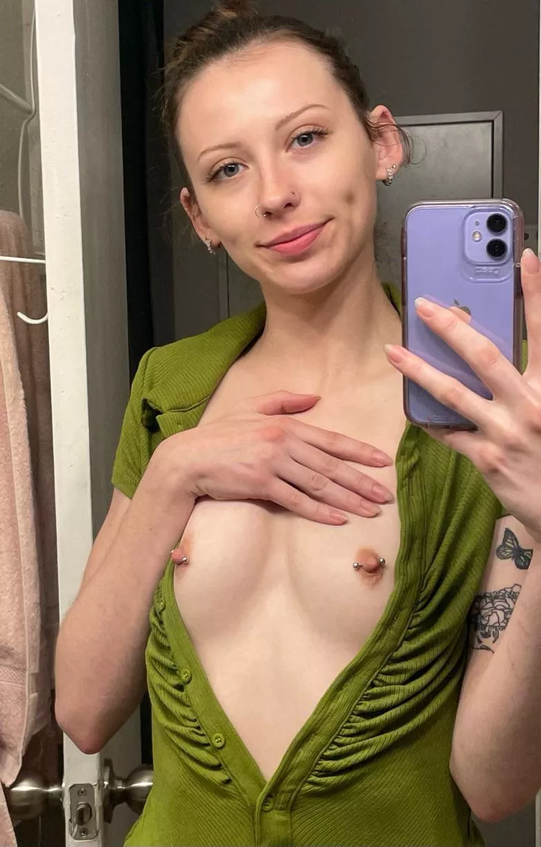 my eyes are up here!