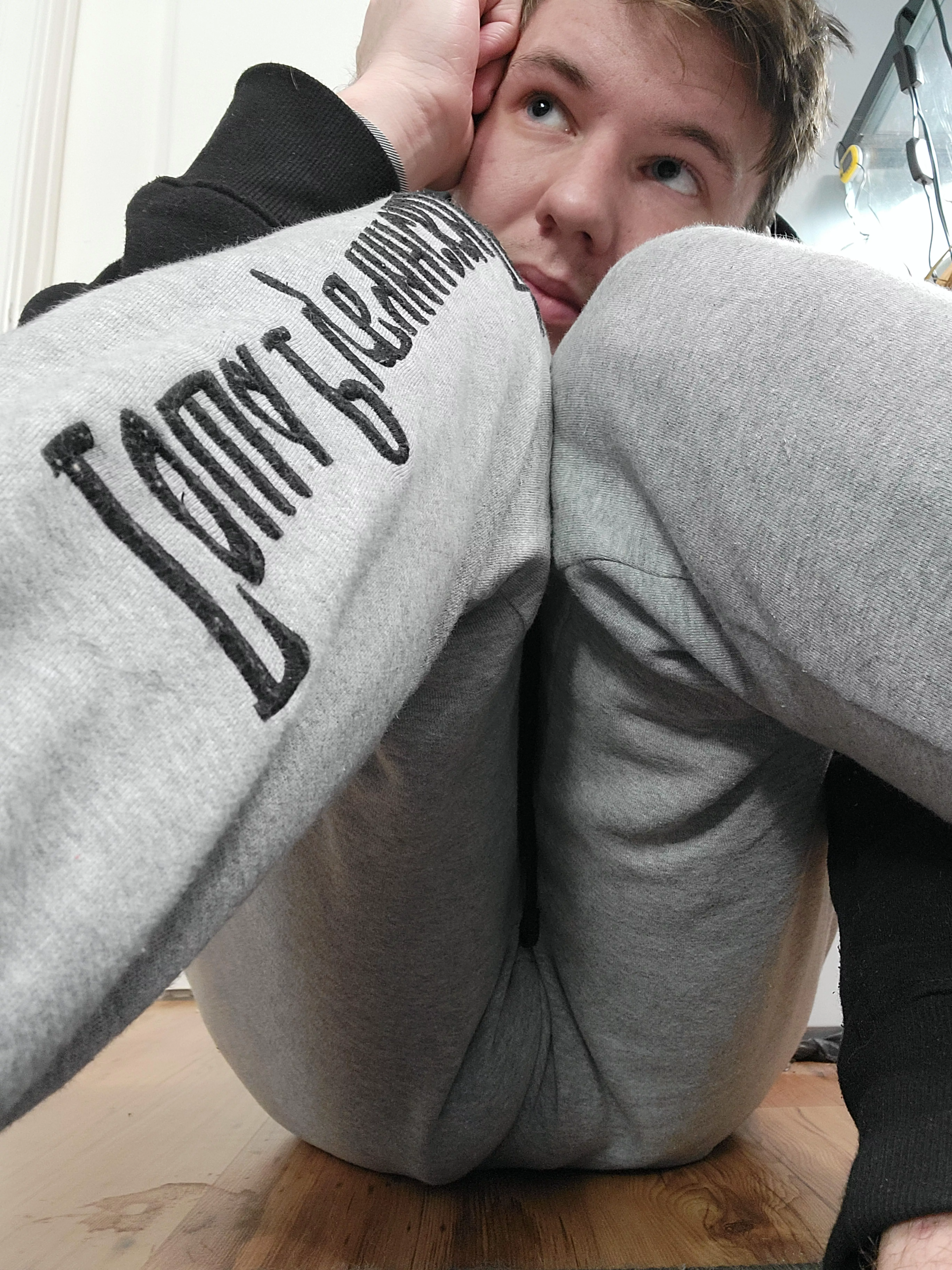 My eyes are up here pt 2 (DMs always welcome)