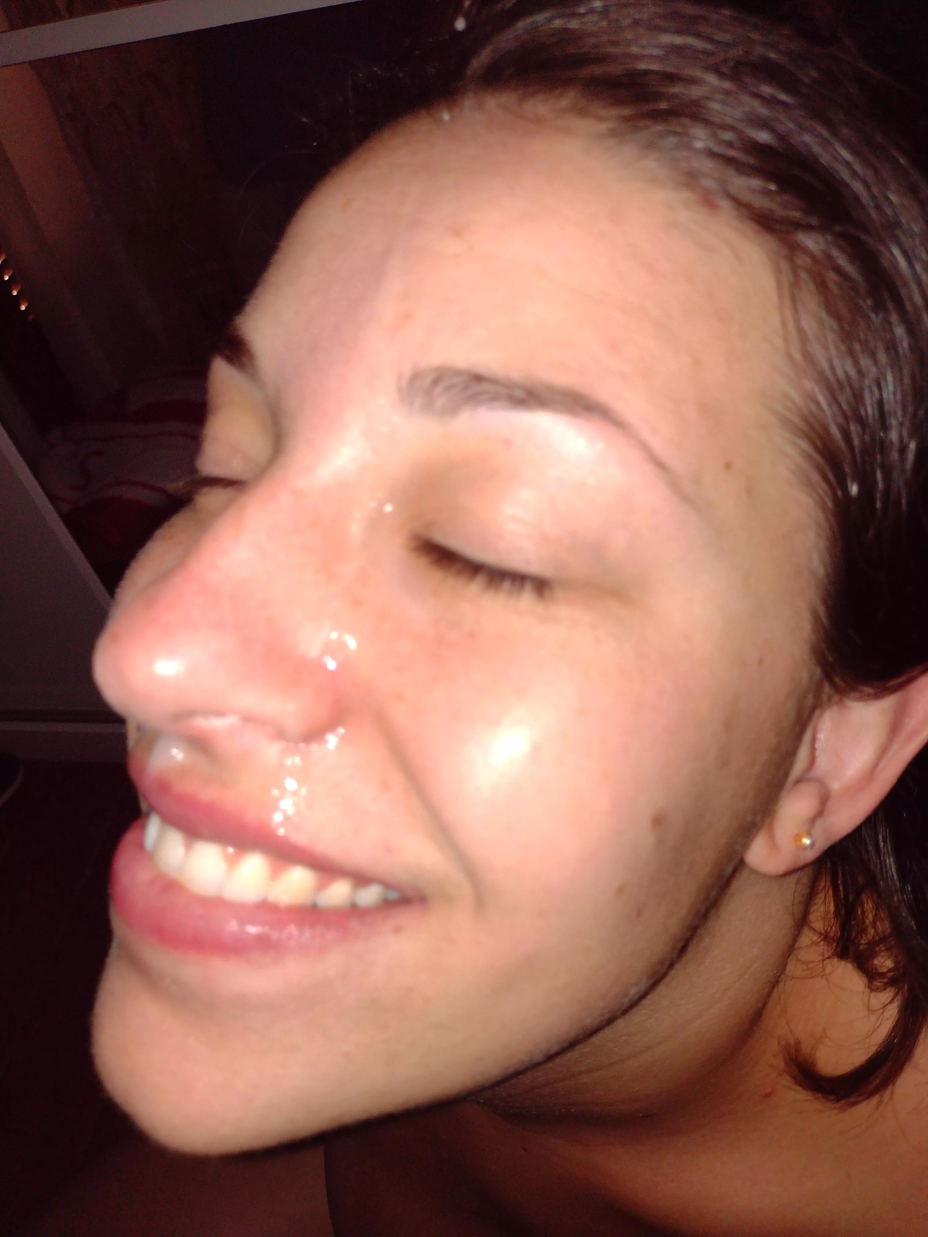 My face full of cum. I'm lovin it😍😍