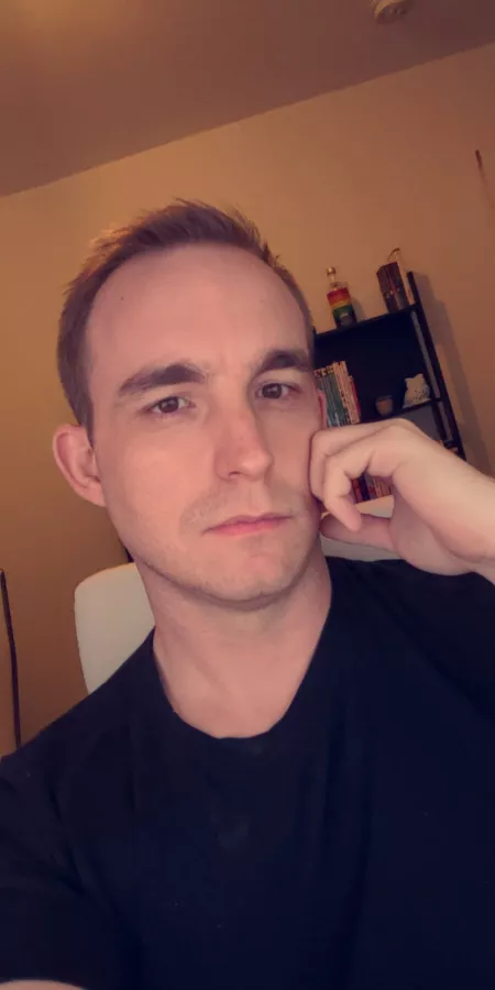 My face waiting in the New World queue ๐