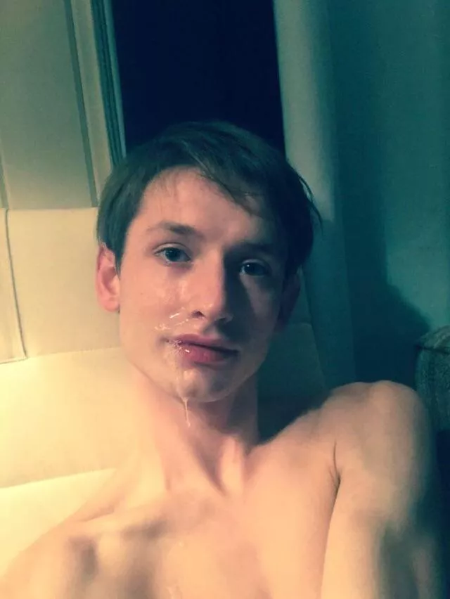 My favorite place, after a real man just came on my face😇🧚🏼‍♂️