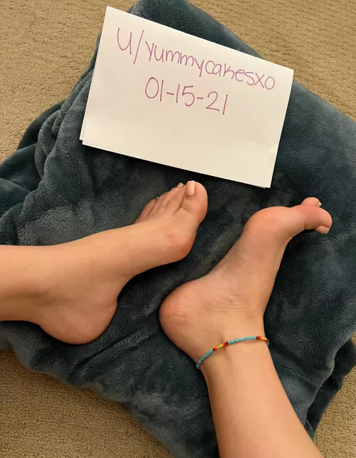 My feet want to feel your warm cum 💦